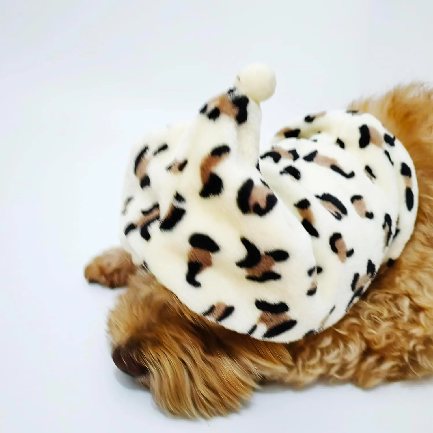 Dog Winter Hat, Leopard Dog Flannel Hat Pet Christmas Winter Warm Caps Cute Accessories Neck Ear Warmer Pullover Hood Warm Scarf, Calming Dog Hood for Noise Protection