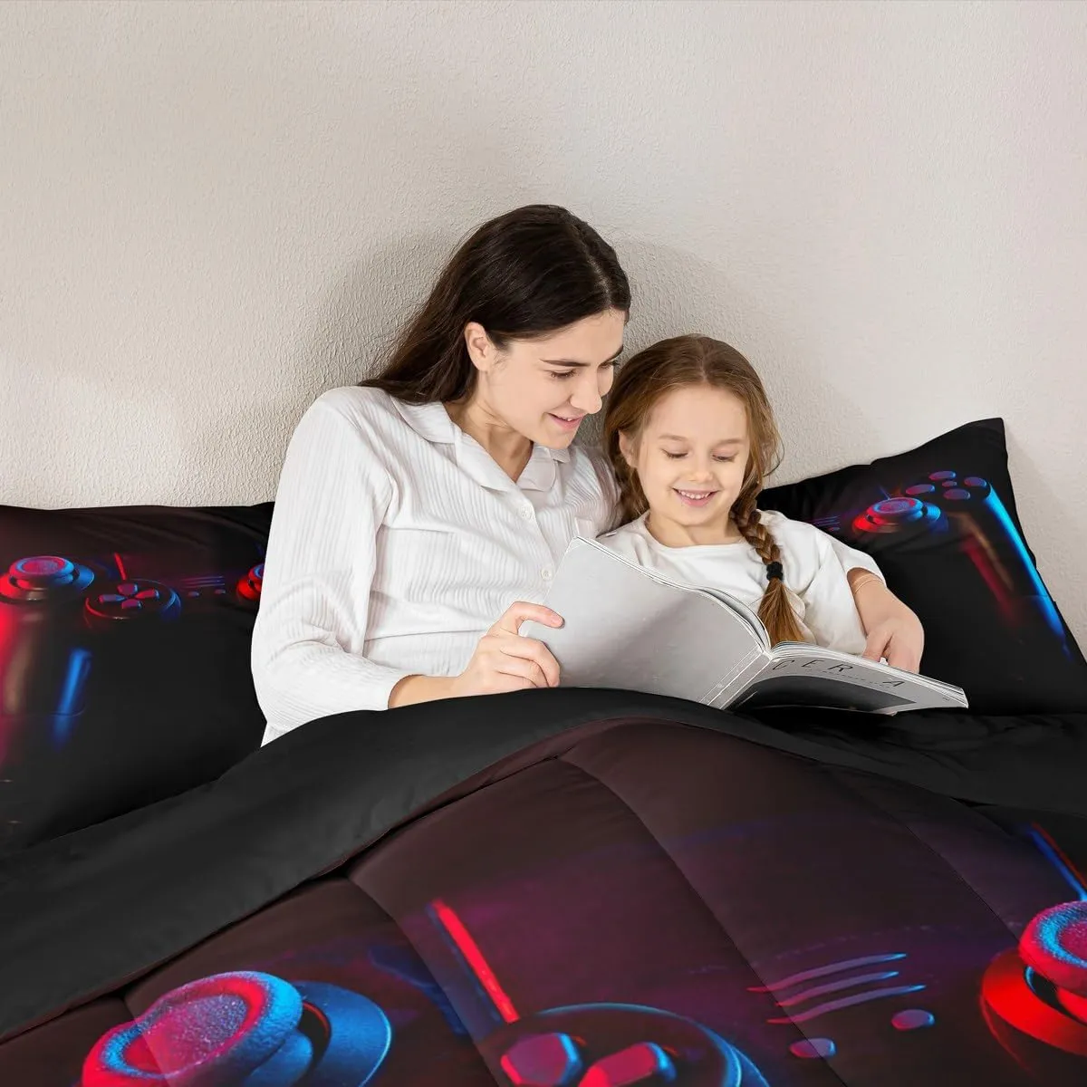 Gamer Comforter Set for Boys Girls Man Gaming Bedding Set,Black Gamepad Home Decor Player Video Game Duvet Insert Teens Kids 2 Pieces 1 Down Comforter with 1 Pieces Pillowcase(Twin Size,All Season)