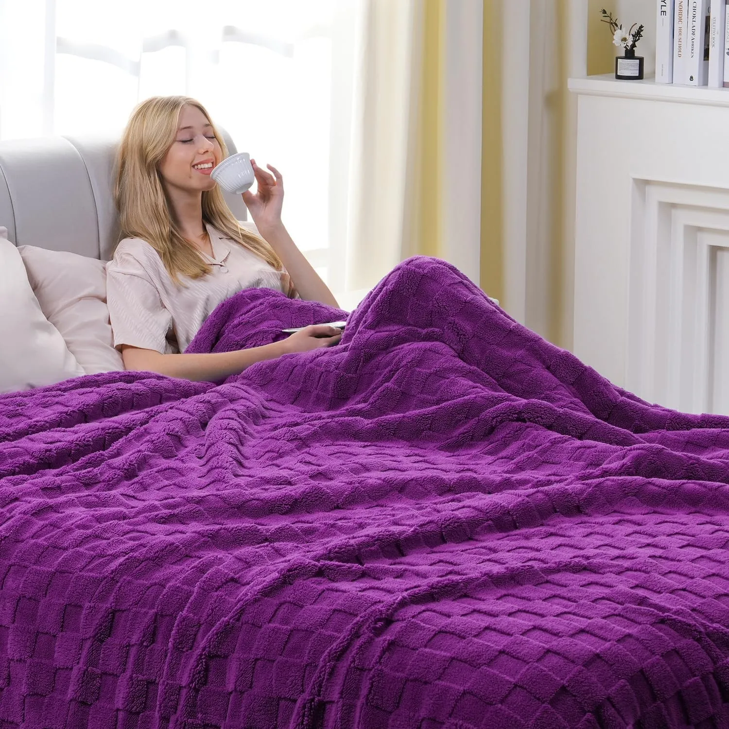 Lessymo Fleece Throw Blanket for Couch, Jacquard Sherpa Checkered Throw Blanket for Women, Soft Fuzzy Cozy Fall Blanket for Living Room All Season Use, Christmas Bed Blanket, 50x60 inches, Purple