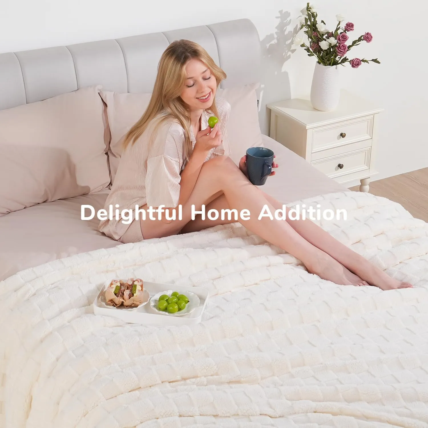 Sherpa Throw Blanket for Couch Bed, Soft Throw Blanket for Women, Cozy Fuzzy Fleece Checkered Blanket, Lightweight All-Season Throw, for Home, Cream White, 50x60 Inches