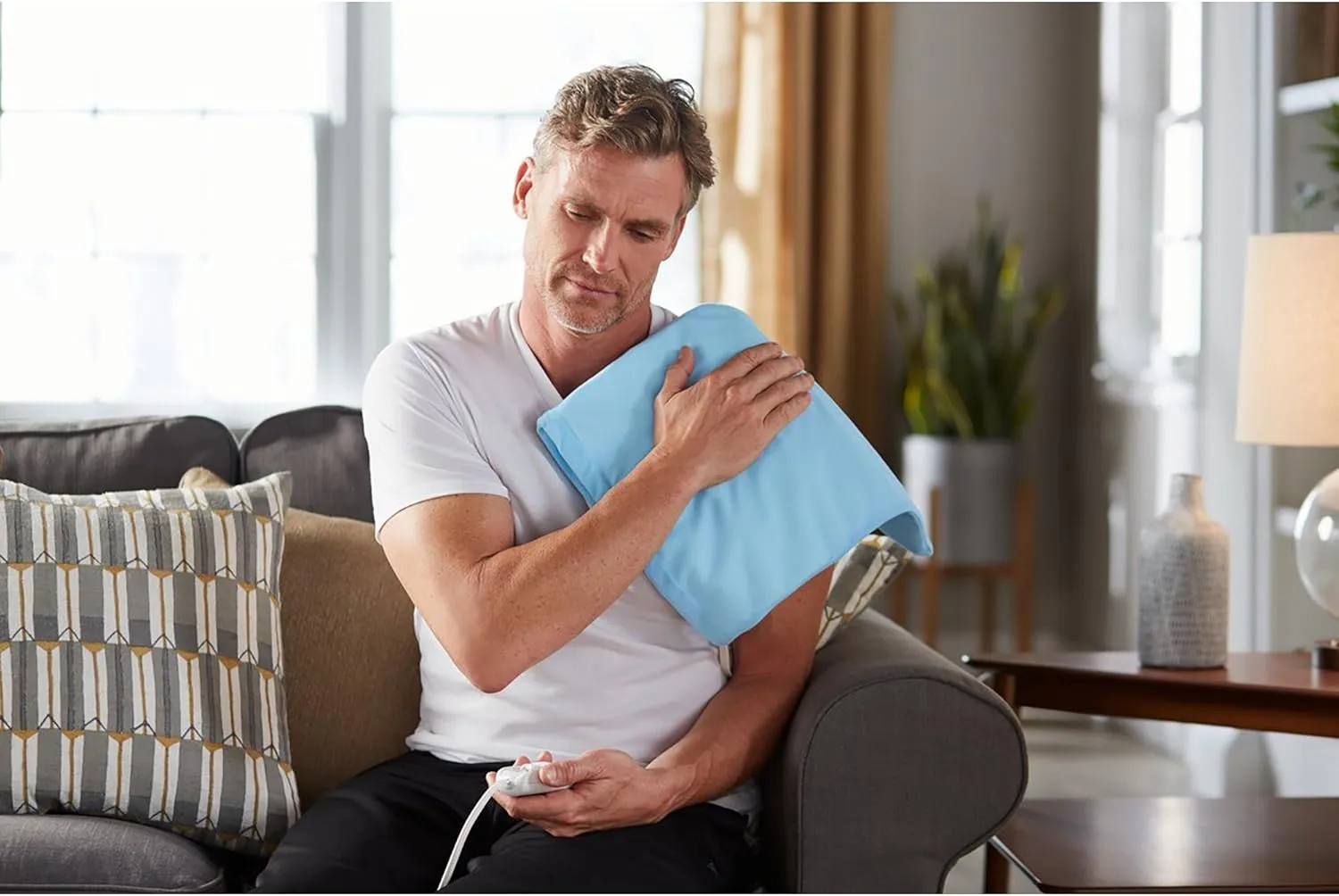 Sunbeam Standard Size Heating Pad, 12"x 15", For Back, Neck, Shoulder, and Period Cramp Pain Relief, 3 Heat Settings, Compact Storage Solution, Auto Shut-Off, Machine-Washable, Gifts For Mom & Wife, FSA/HSA Eligible, Grey