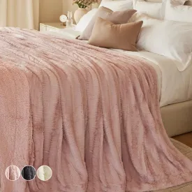 The Connecticut Home Co Bedding Blanket, King 108x90, Soft Fluffy Room Decor, Cozy Warm Throws for Bed, Gifts for Women, Bedroom Cute Aesthetic Blankets Faux Fur and Sherpa Dusty Rose