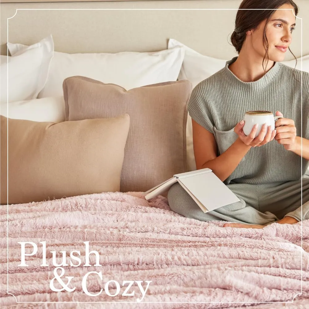 The Connecticut Home Co Bedding Blanket, King 108x90, Soft Fluffy Room Decor, Cozy Warm Throws for Bed, Gifts for Women, Bedroom Cute Aesthetic Blankets Faux Fur and Sherpa Dusty Rose